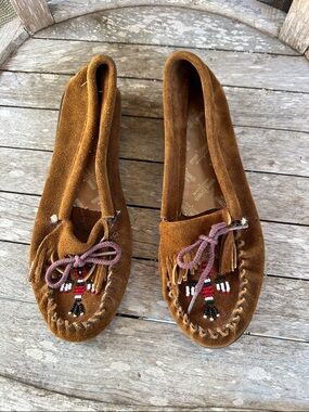 Minnetonka Brown Suede Beaded Moccasins with Fringe 9 1/2
